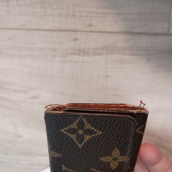 Louis Vuitton Monogram Key Case - Picture 4 of 10